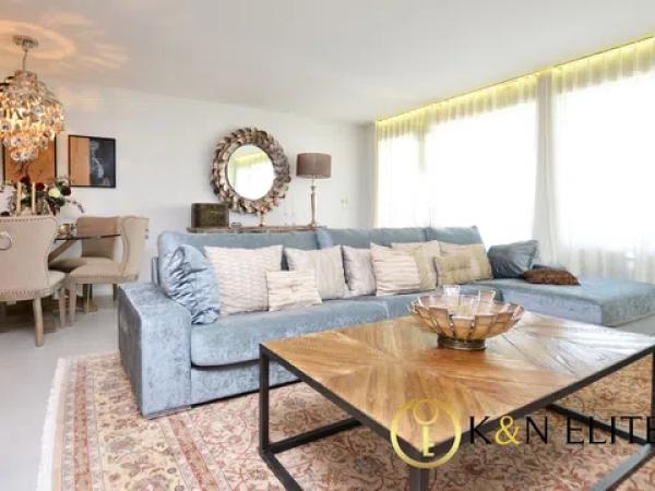 Chalet pareado en calle Pez Espada