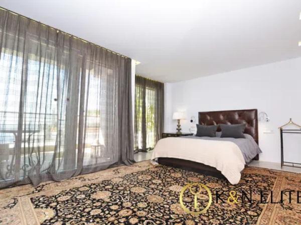 Chalet pareado en calle Pez Espada