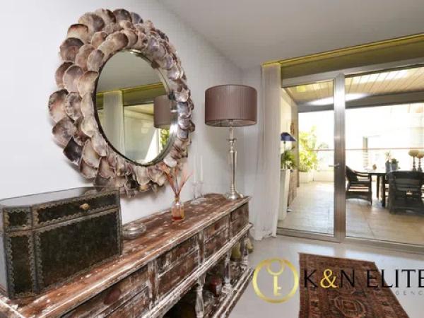 Chalet pareado en calle Pez Espada