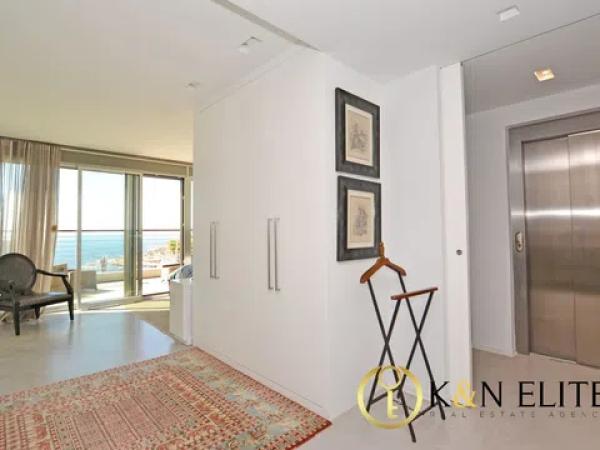 Chalet pareado en calle Pez Espada