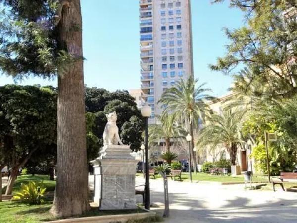 Piso en avenida Doctor Gadea, 1