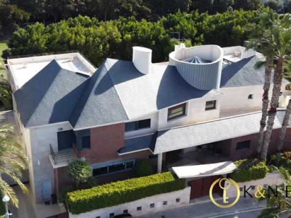 Casa independiente en calle Enric Valor, 8