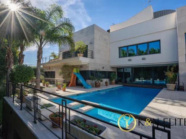 Casa independiente en calle Enric Valor, 8