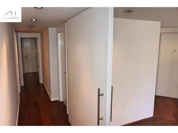 Ático en plaza Calvo Sotelo, 5