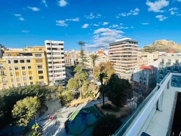 Ático en plaza Calvo Sotelo, 5