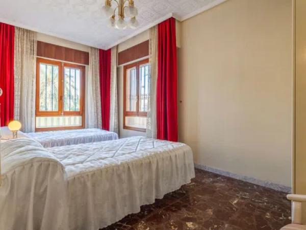 Casa independiente en calle Cura Planelles, 4