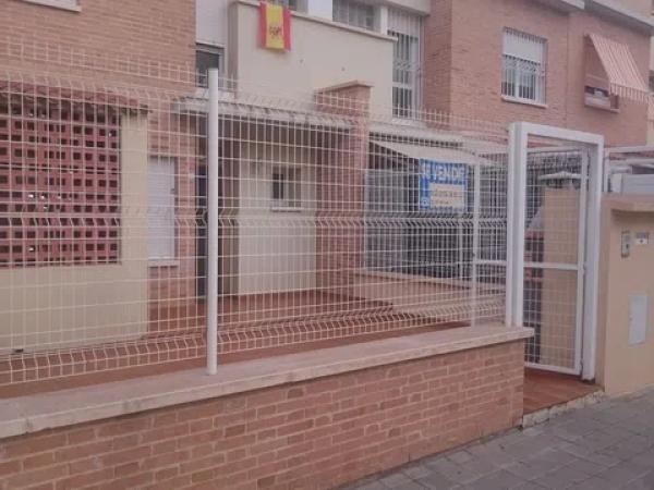 Chalet adosado en calle Britania, 13