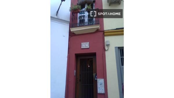 Piso de 2 dormitorios en alquiler en Sevilla