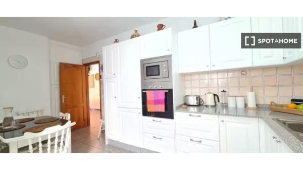 Apartamento de 3 dormitorios en alquiler en La Laguna, Tenerife