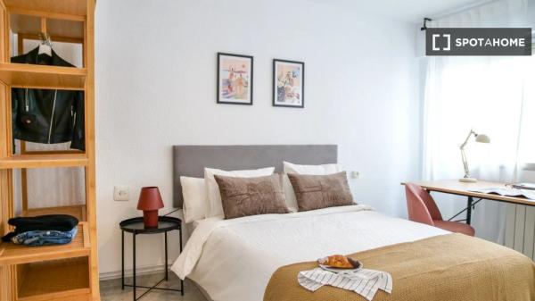 Habitación en piso compartido en Alicante