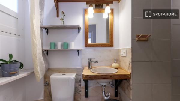 Apartamento completo de 2 dormitorios en Granada