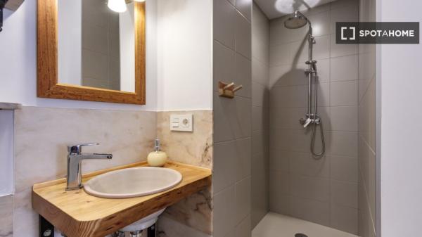 Apartamento completo de 2 dormitorios en Granada