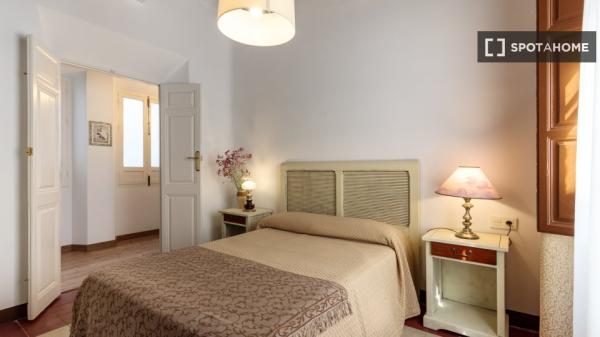 Apartamento completo de 2 dormitorios en Granada
