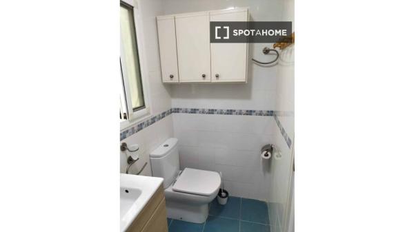 Se alquila habitación en piso compartido en Valencia