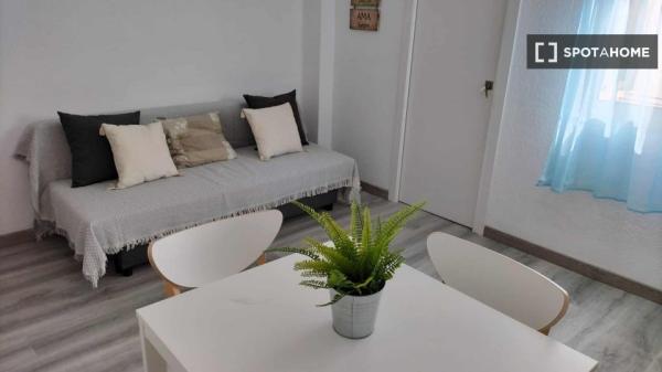 Se alquila habitación en piso compartido en Valencia