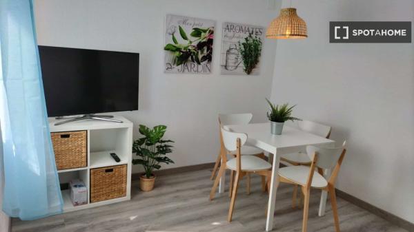 Se alquila habitación en piso compartido en Valencia