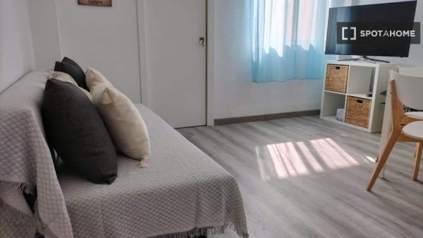 Se alquila habitación en piso compartido en Valencia