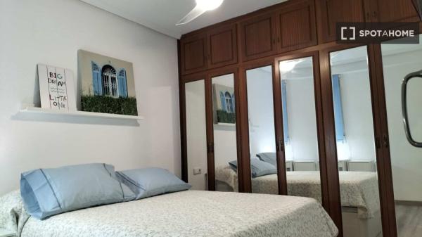 Se alquila habitación en piso compartido en Valencia