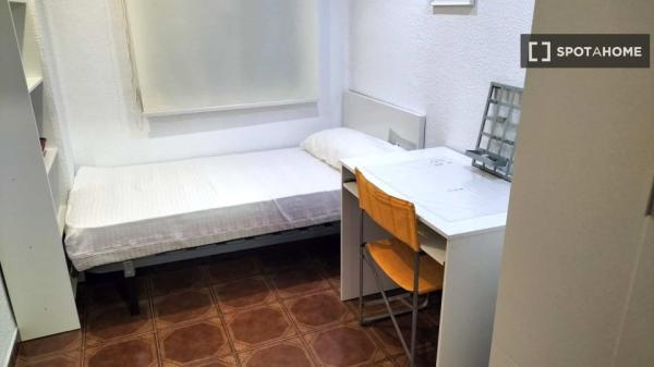 Se alquila habitación en piso compartido en Valencia