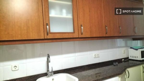 Se alquila habitación en piso compartido en Valencia