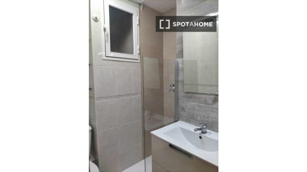 Se alquila habitación en piso compartido en Valencia