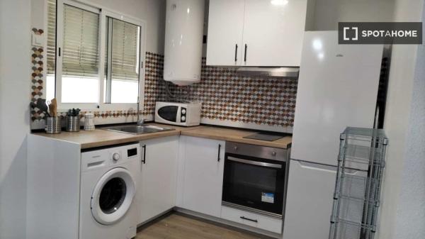 Se alquila habitación en piso compartido en Valencia