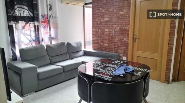 Se alquila habitación en piso compartido en Valencia