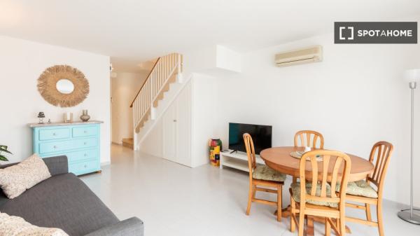 Apartamento dúplex completo de 2 habitaciones en Son Parc