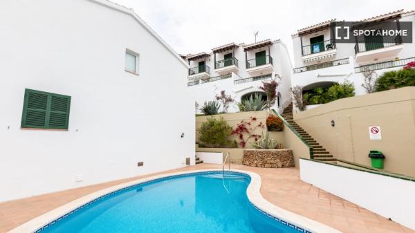 Apartamento dúplex completo de 2 habitaciones en Son Parc