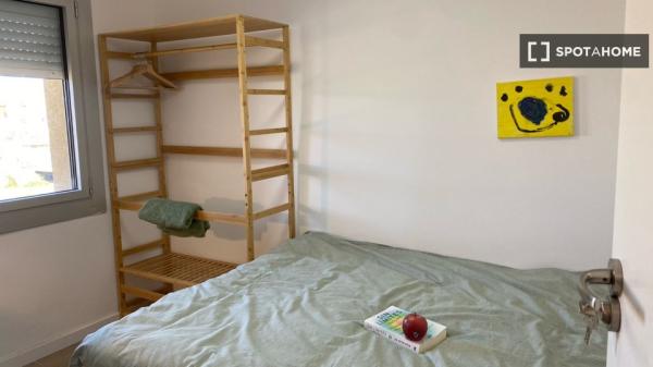 Habitación en piso compartido en terrassa.