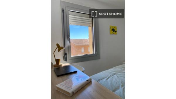 Habitación en piso compartido en terrassa.