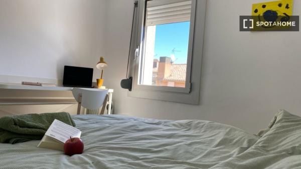 Habitación en piso compartido en terrassa.