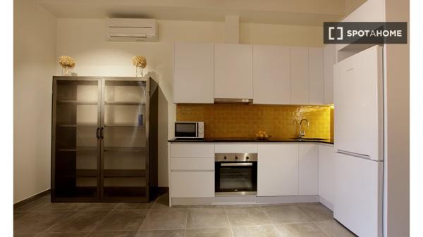 Piso de 2 habitaciones en alquiler en Barcelona, cerca de Poblenou