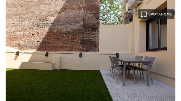 Piso de 2 habitaciones en alquiler en Barcelona, cerca de Poblenou