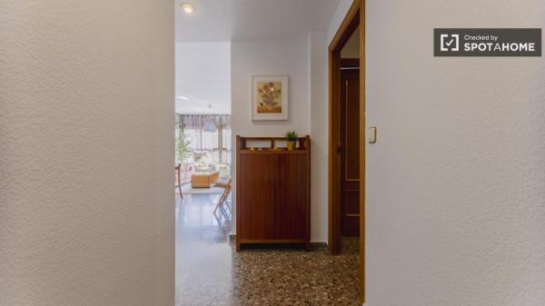 Apartamento de 2 dormitorios en alquiler en Valencia