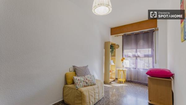 Apartamento de 2 dormitorios en alquiler en Valencia