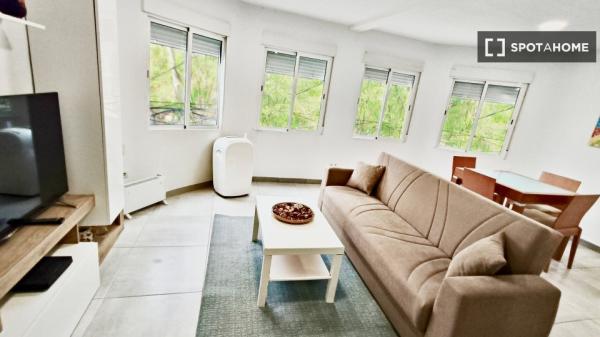 Piso de 2 habitaciones en alquiler en Verdun, Barcelona.