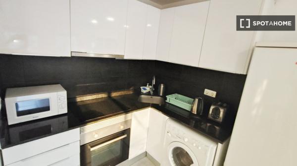 Piso de 2 habitaciones en alquiler en Verdun, Barcelona.