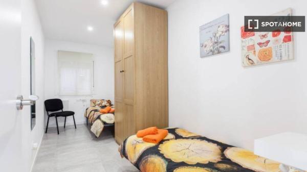 Piso de 2 habitaciones en alquiler en Verdun, Barcelona.