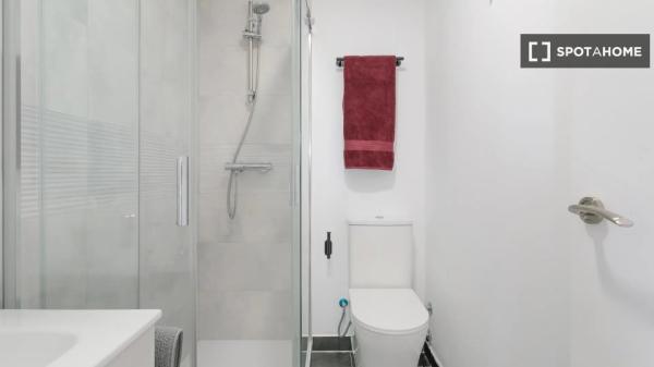 Room in shared apartment in Alicante