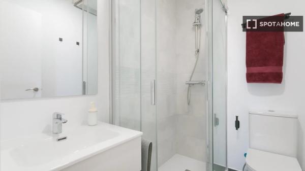 Room in shared apartment in Alicante