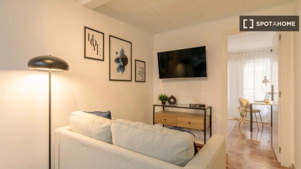 Room in shared apartment in Alicante