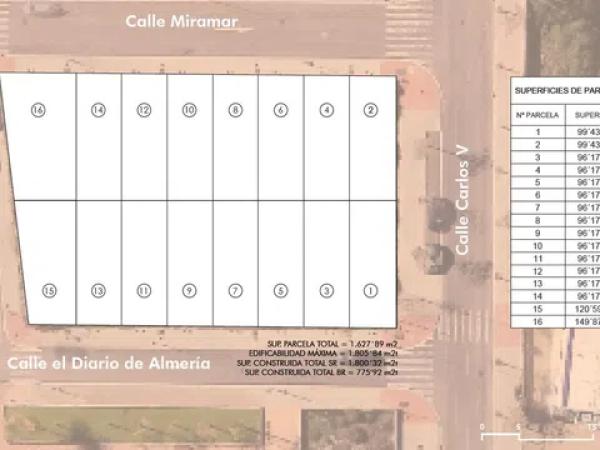 Chalet adosado en venta en calle Carlos V, 26