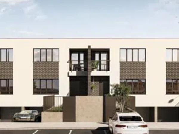 Chalet adosado en venta en calle Magnolio, 7