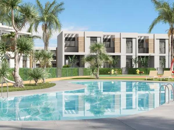 Chalet adosado en venta en calle Almanzor, 55