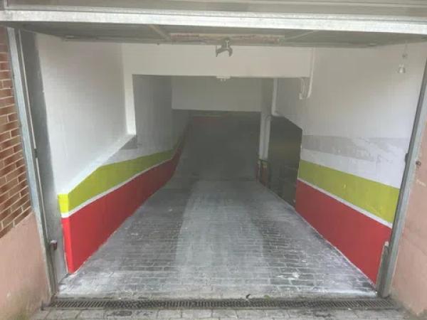 Chalet adosado en venta en calle Alzinar, 12