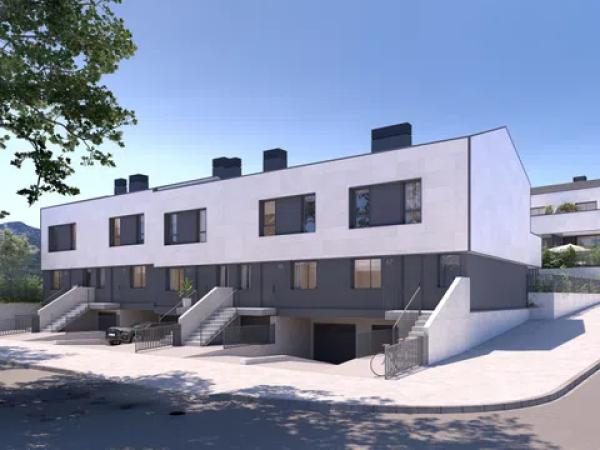 Chalet adosado en venta en calle Iturbero s/n