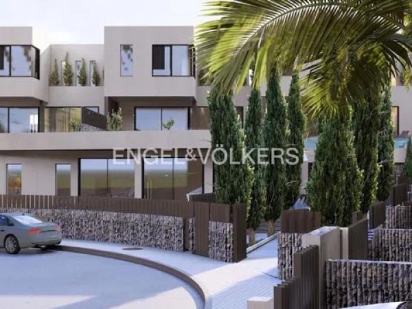 Chalet adosado en venta en calle Tajinaste, 14