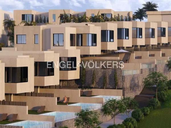 Chalet adosado en venta en calle Tajinaste, 14