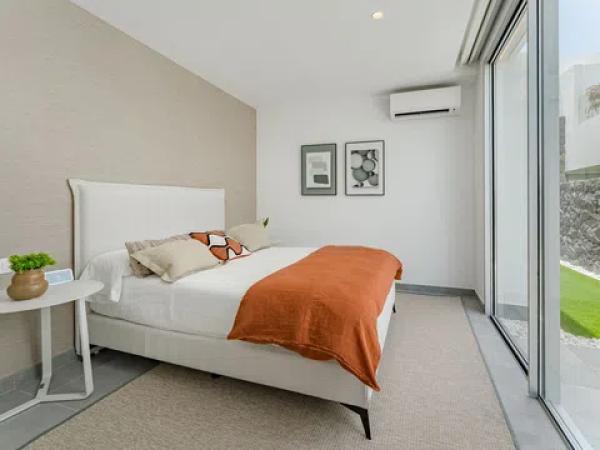 Casa o chalet independiente en venta en calle Nivaria, 23